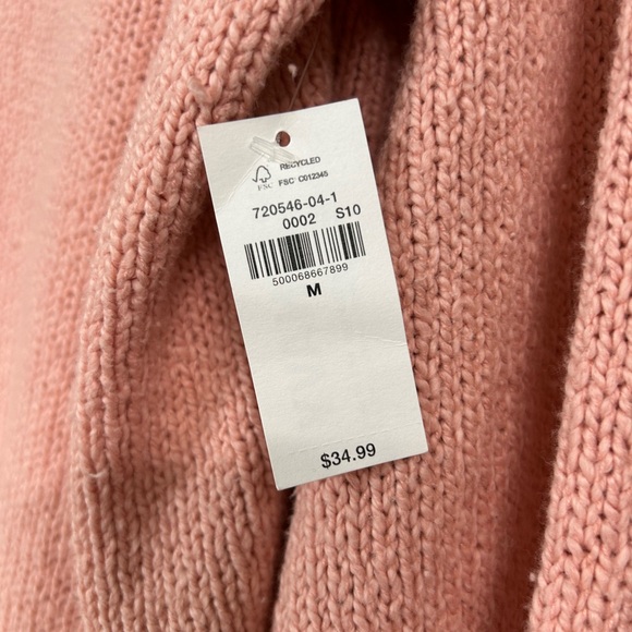 Women’s Old navy sweater - Picture 3 of 3